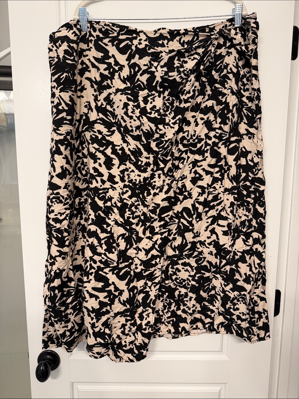 Ava & Viv Black and Cream Print Midi Skirt